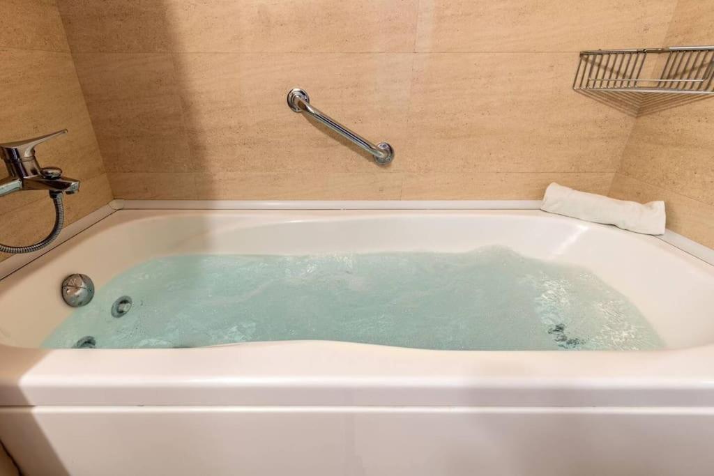 Jdcbl - Peaceful Wonderful Apartment In City Center Севиля Екстериор снимка